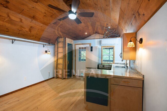 Building Photo - 107 Loveland Vis