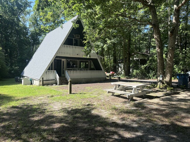 Building Photo - 17 Sandyhook Rd