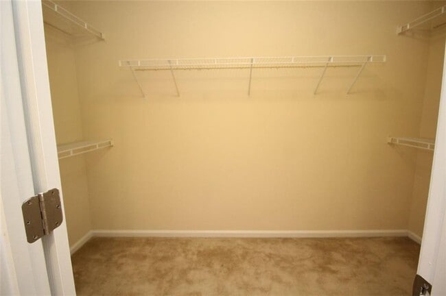 Building Photo - 5670 Winter Bluff Way NE