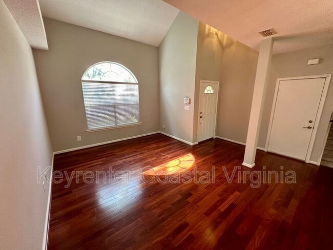 Building Photo - 3611 Martingale Ct