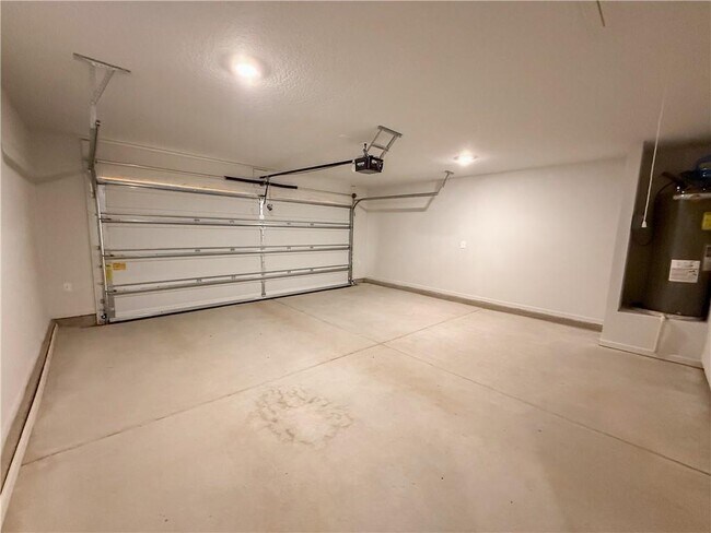 Building Photo - 5205 Pinyon Dr
