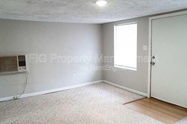 Primary Photo - 210 Clinton St