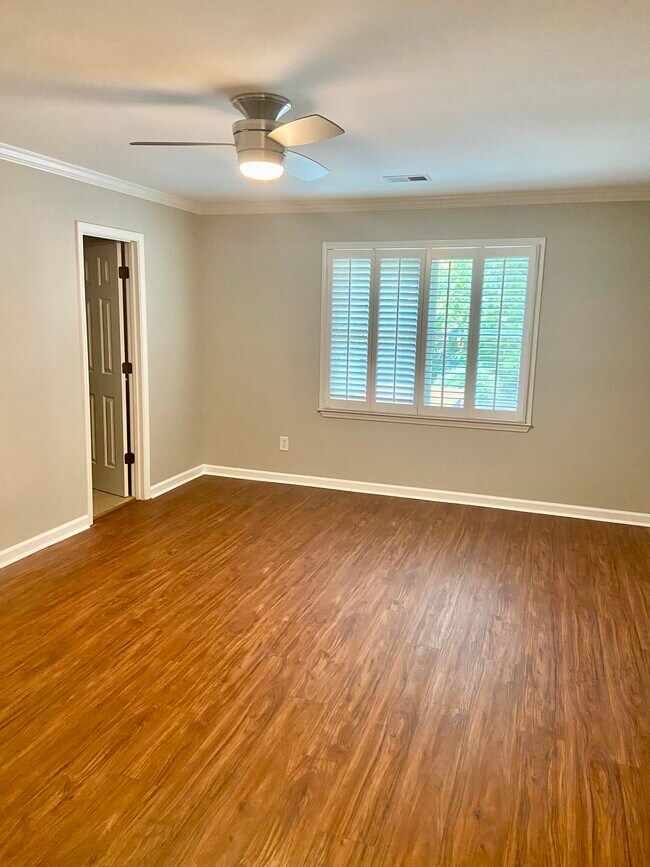bedroom 1 - 1118 Old Roswell Rd