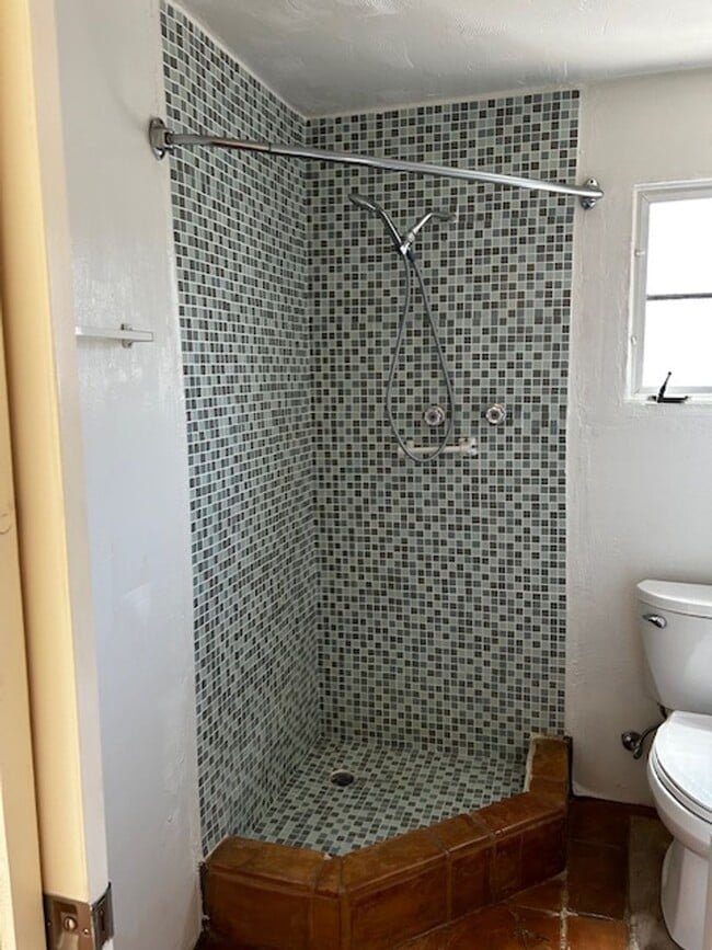 Building Photo - 2 Bedroom Single Family -Central Tucson