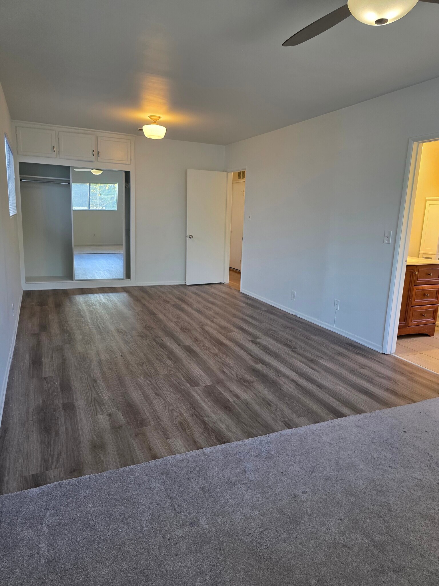 Building Photo - 3528 Laurel Ave