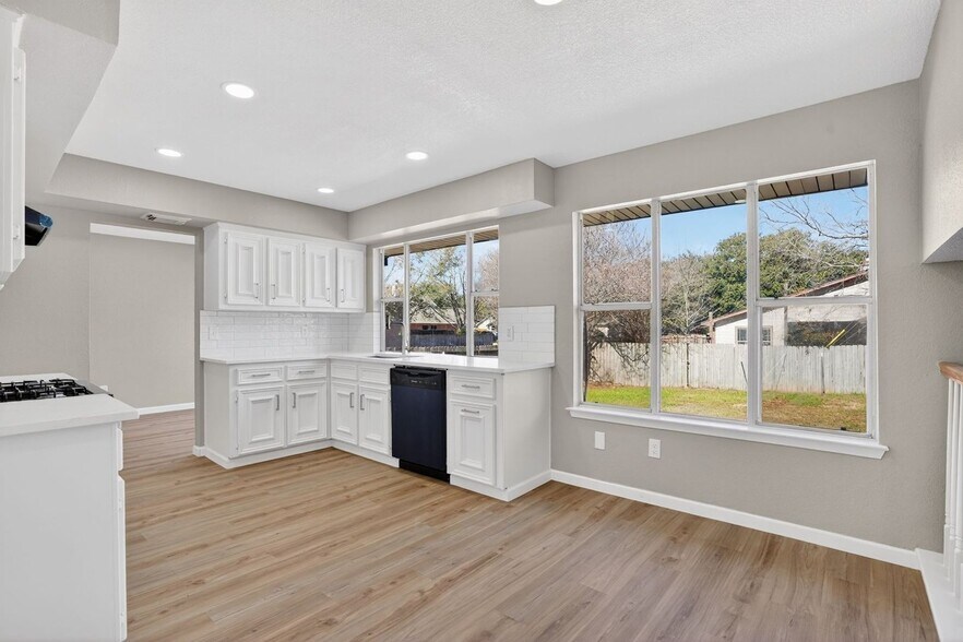 Building Photo - 5103 Devon Green Dr