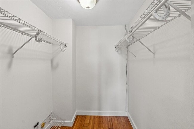 Building Photo - 320 S Surf Rd