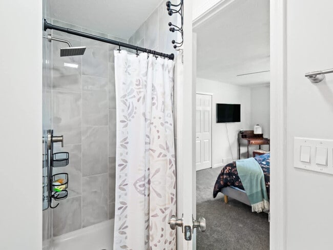 Building Photo - 8040 Strongsville Blvd