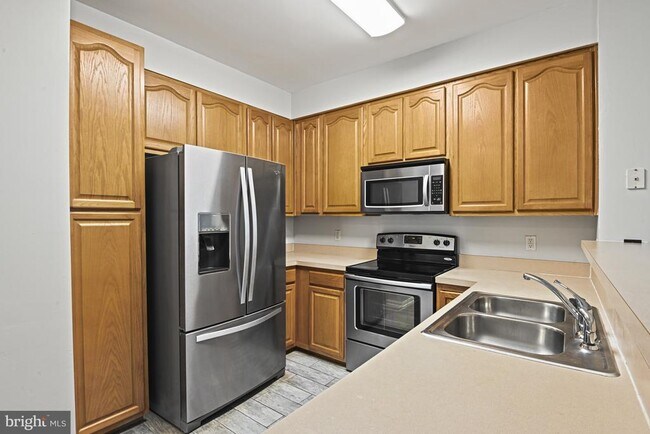 Building Photo - 46186 Walpole Terrace