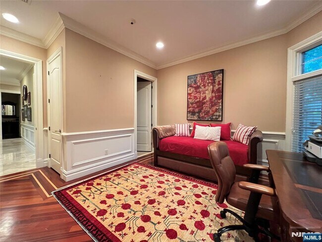 Building Photo - 22 Reiner Pl