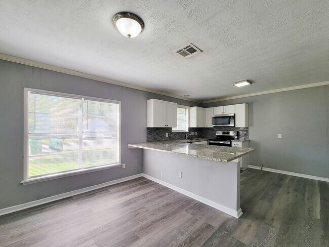 Building Photo - RECENTLY REMODELED HOME IN LA MARQUE