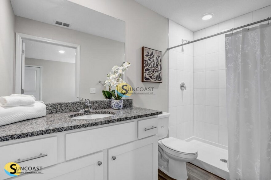 Building Photo - 9580 Hood Rd