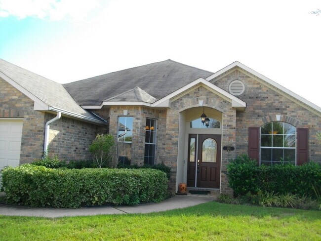 Building Photo - Kings Pointe Subdivision Just off E..Kings...