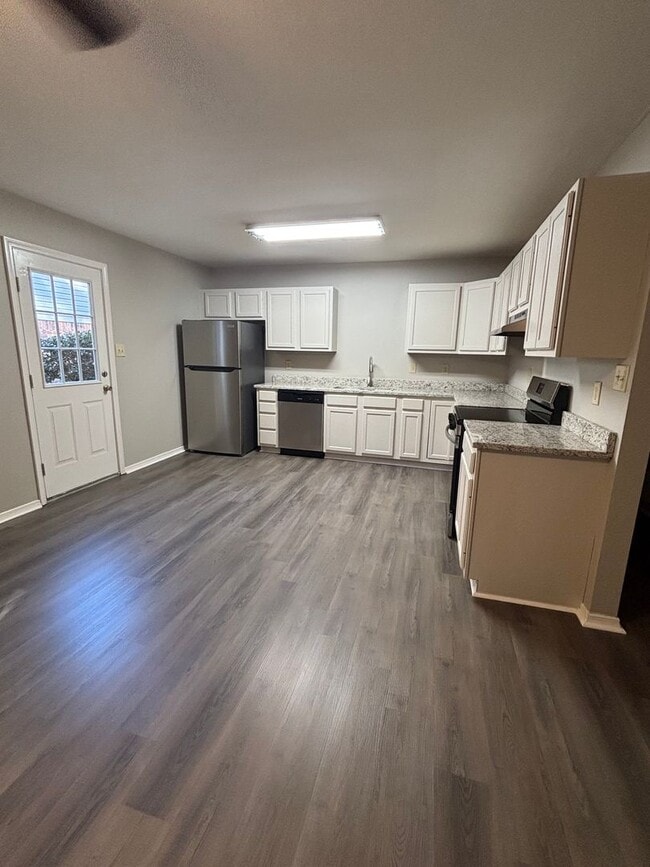 Building Photo - 3322 N Detroit Ave