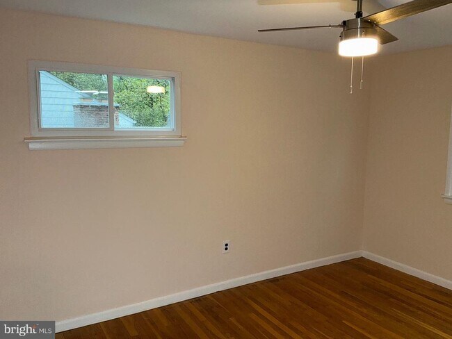 Building Photo - 303 Charlton Ct