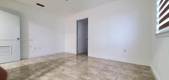Building Photo - 1627 NW 18th St