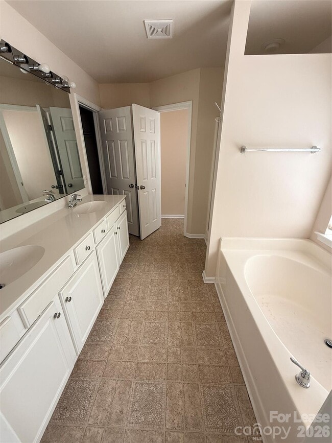 Building Photo - 11224 Cypress View Dr