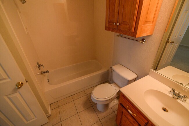 Building Photo - Spacious 2 Bedroom, 2 Bath Duplex – Over 1...