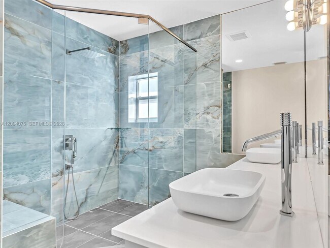 Building Photo - 12904 Banyan Rd