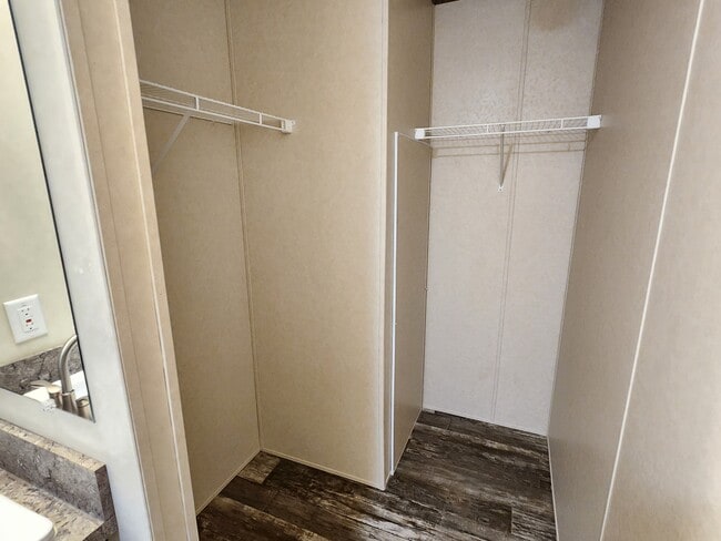 Building Photo - 125 Elm