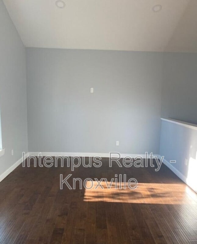 Building Photo - 2308 E 5th Ave