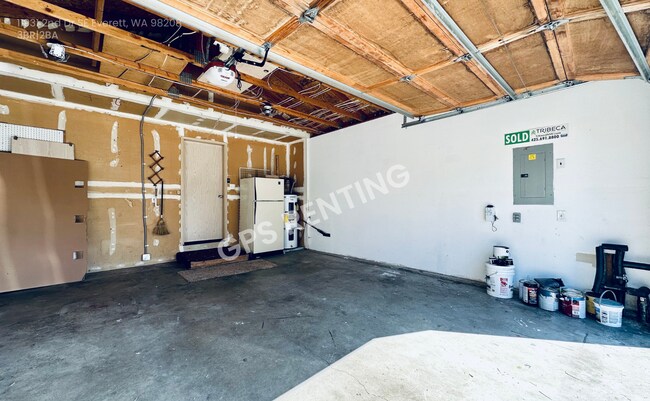 Building Photo - 11931 2nd Dr SE