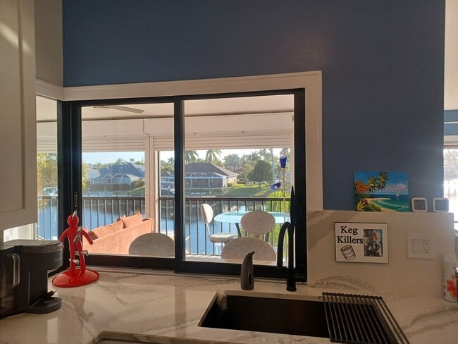 Building Photo - 5605 SW 12th Ave