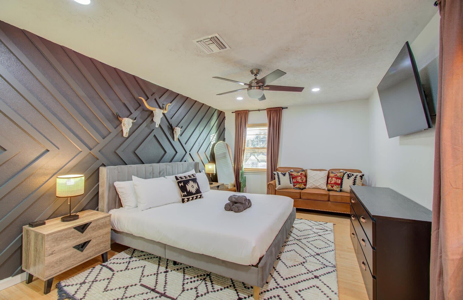 Building Photo - 9614 Springmont Dr
