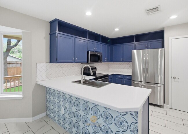 Building Photo - 13811 Stone Hollow