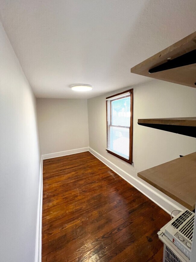 Building Photo - 47 Warwick St