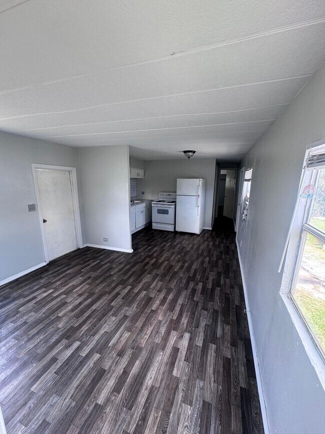 Building Photo - 1707 Reynolds Rd