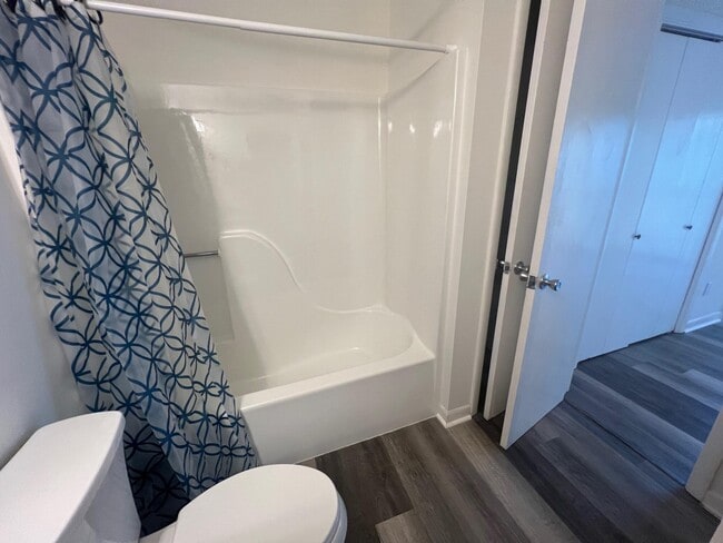 Building Photo - 115 Hughes St NE