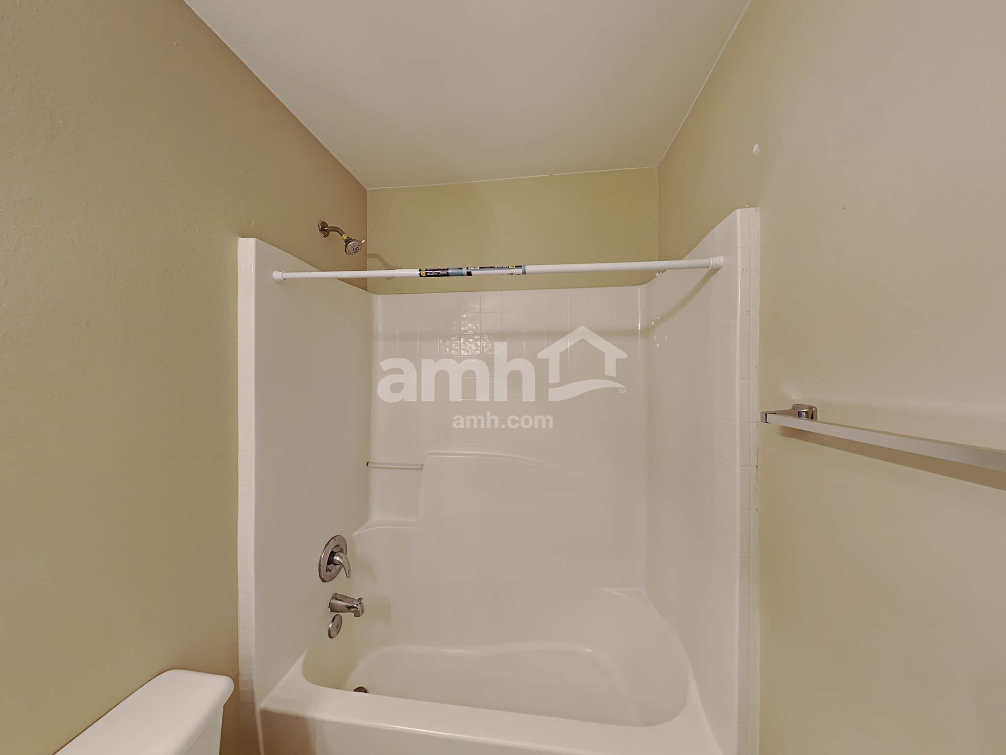 Building Photo - 30500 Birdhouse Dr