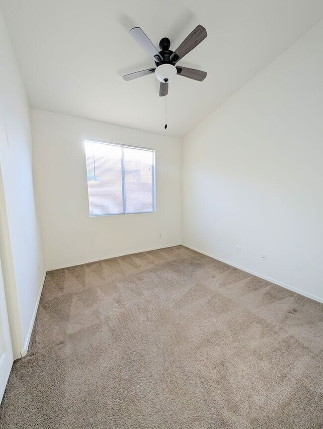 Building Photo - AVAILABLE NOW - GREAT CHANDLER LOCATION!!!