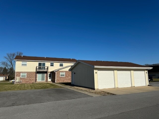 Building Photo - 1040 Camellia Dr
