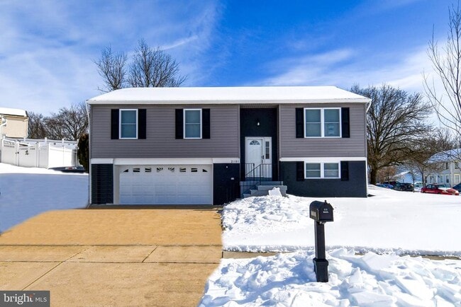 Building Photo - 2101 Norlinda Ave