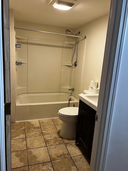 Bathroom - 82 Chestnut St