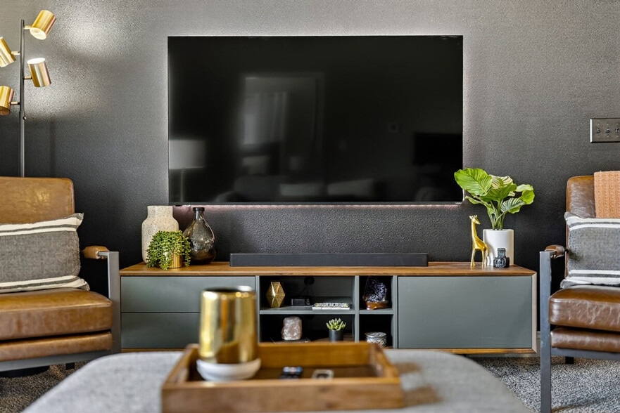 Building Photo - 8350 Cascade Ave