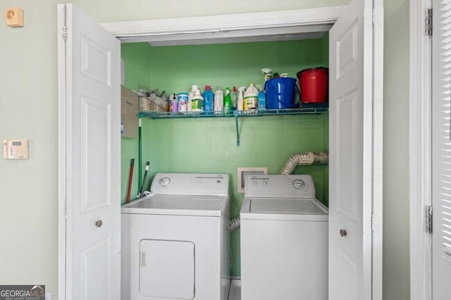 Building Photo - 2051 College Ave NE