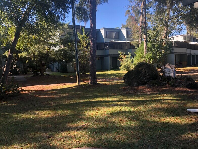 Building Photo - 601 SW 75th St