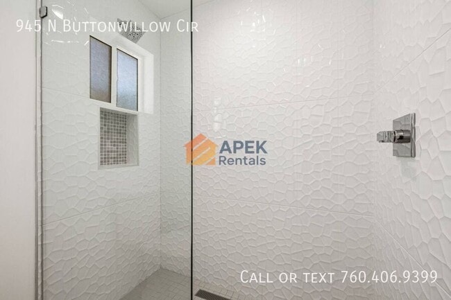 Building Photo - 945 N Buttonwillow Cir