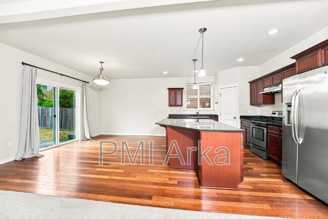 Building Photo - 633 Ilwaco Pl NE