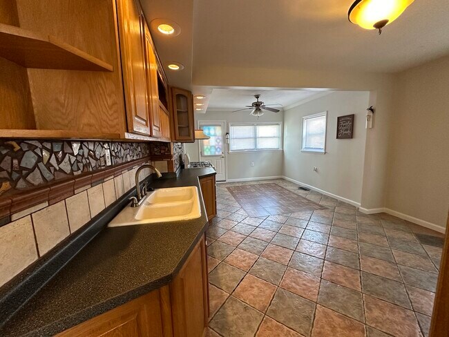 Building Photo - 26621 Belleair St