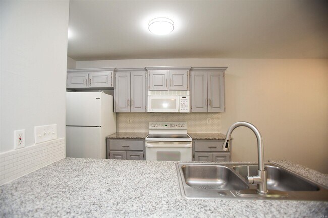Building Photo - 104 Cotton Ln
