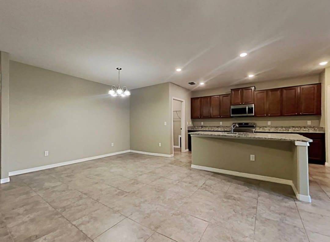 Building Photo - 10213 Cool Waterlily Ave
