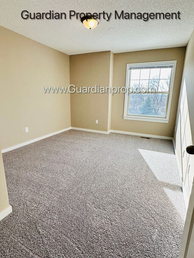 Building Photo - 9909 Vera Cruz Ln