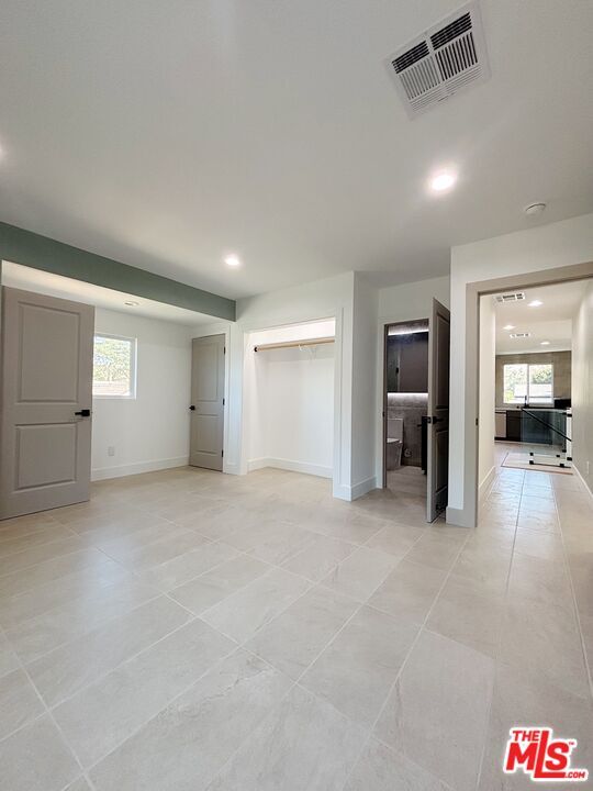 Building Photo - 713 Devirian Pl