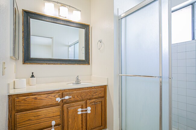 Building Photo - 1912 Magdalena Cir