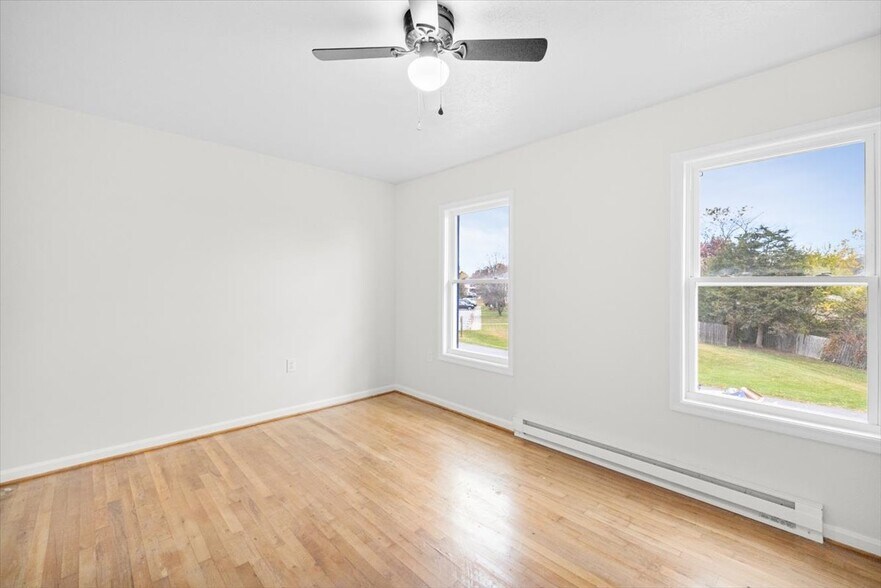 Building Photo - 513 Buckingham Dr