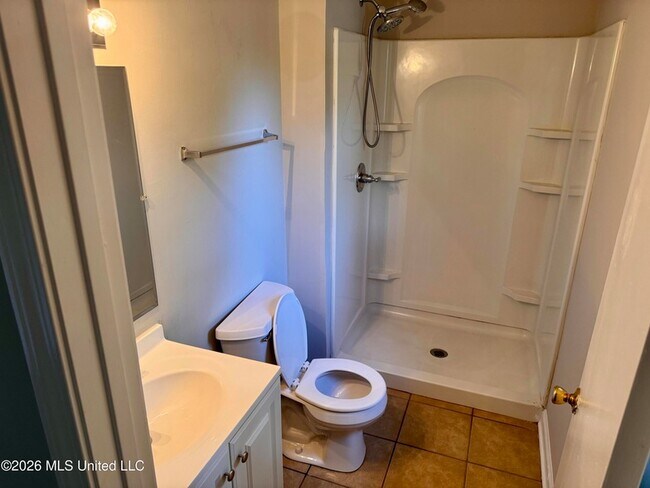 Building Photo - 1580 Guilford Cove